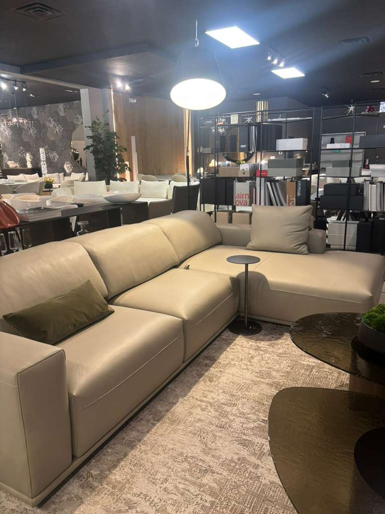 GYForm Focus Sofa Sectional in Leather
