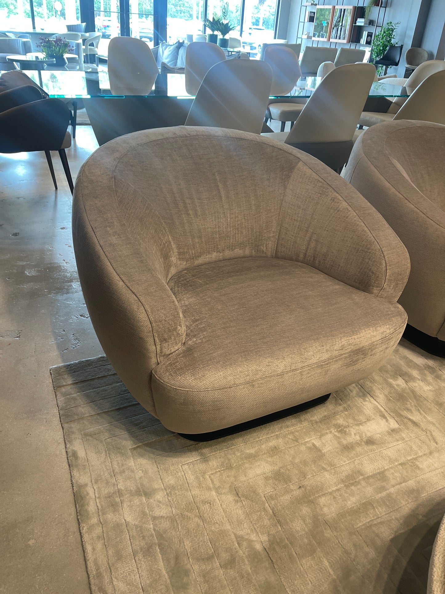 Italia Lounge Grace Arm Chair in light grey