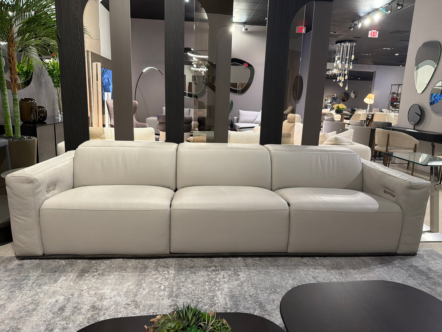 Italia Lounge Leather Momenti Sofa/ Sectional in Off white
