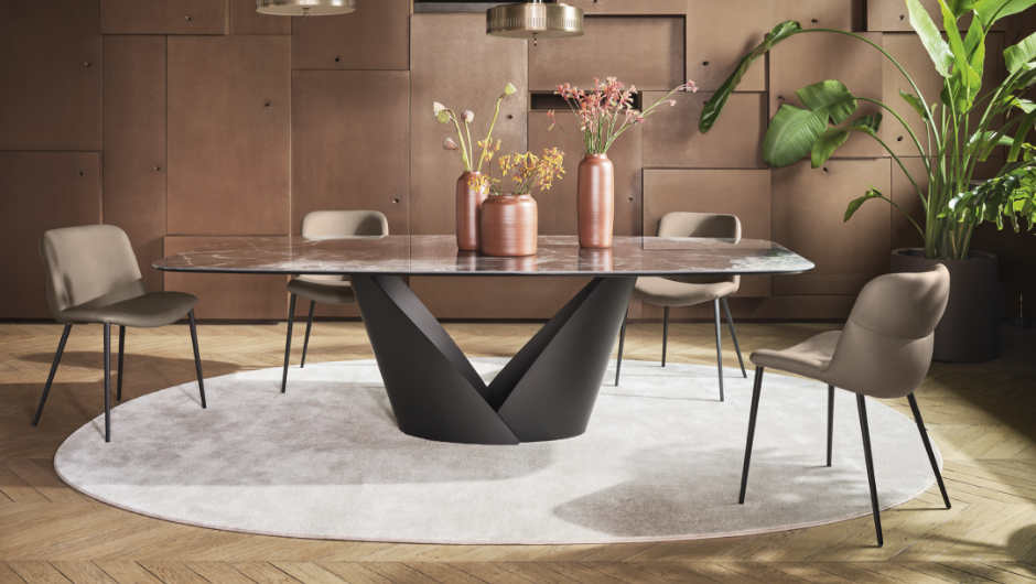 Dining Tables/ Chairs