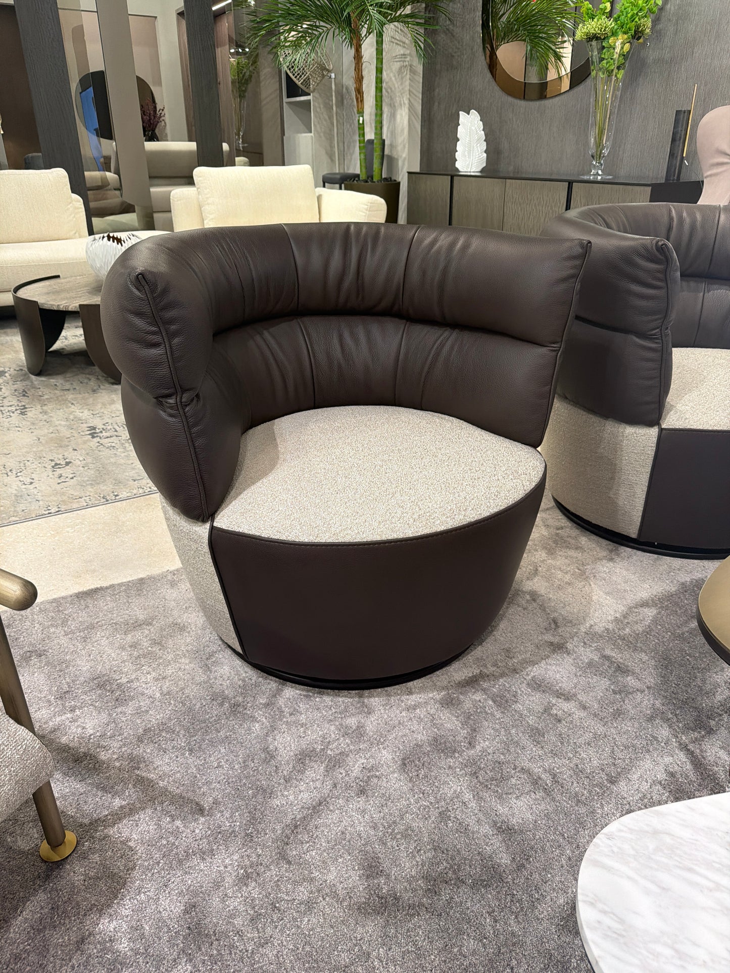 Nicoline Julie Swivel Armchair Leather/Fabric Dual