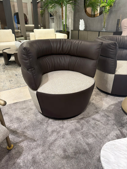 Nicoline Julie Swivel Armchair Leather/Fabric Dual