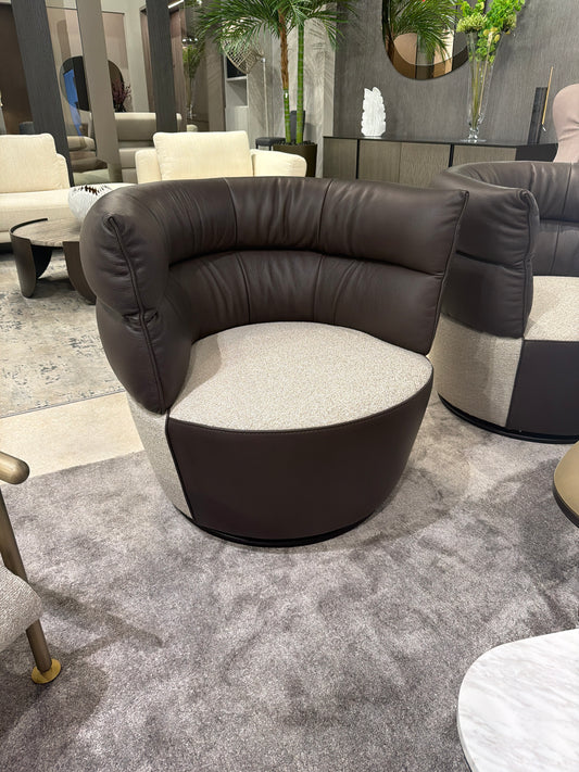 Nicoline Julie Swivel Armchair Leather/Fabric Dual