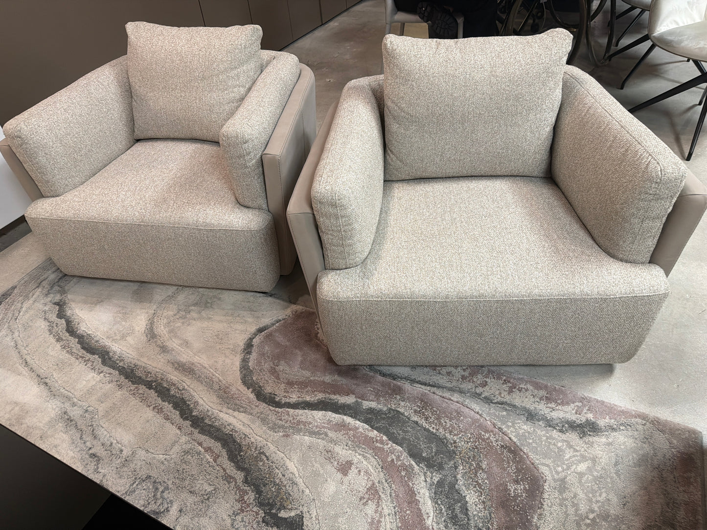 Nicoline Sunset Swivel Arm Chair in Beige